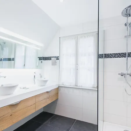 Hotell L'auberge Du Cheval Blanc Et Lembach