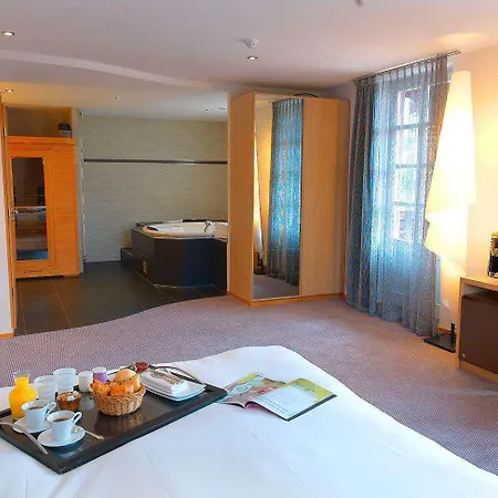 Hotel L'auberge Du Cheval Blanc Et 4*