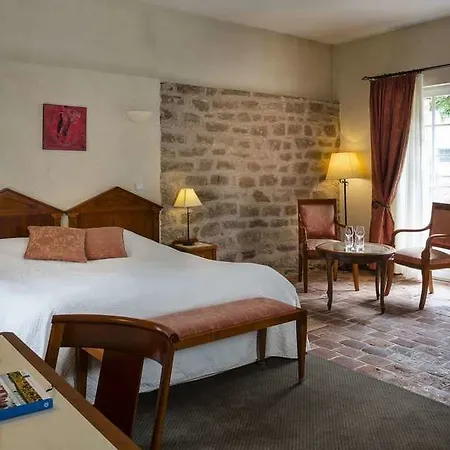 L'auberge Du Cheval Blanc Hotel 4*
