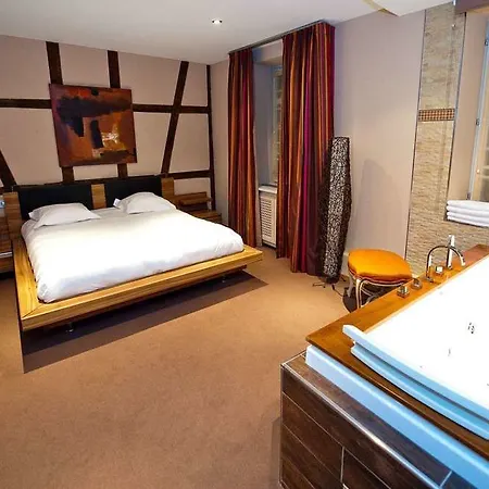 L'auberge Du Cheval Blanc Et 4*